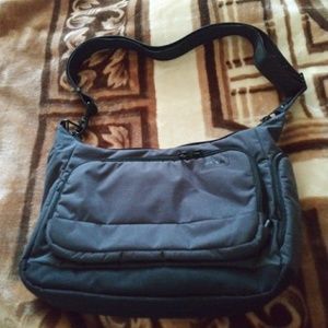 Pacsafe citysafe LS200 crossbody bag